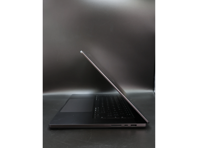 Apple MacBook Pro 16″ 2024 M4 Pro 512 GB Space Gray 100% akku - 12 HÓ GARANCIA