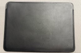 MacBook Air / MacBook Pro 13” eredeti Apple bőr tok, fekete