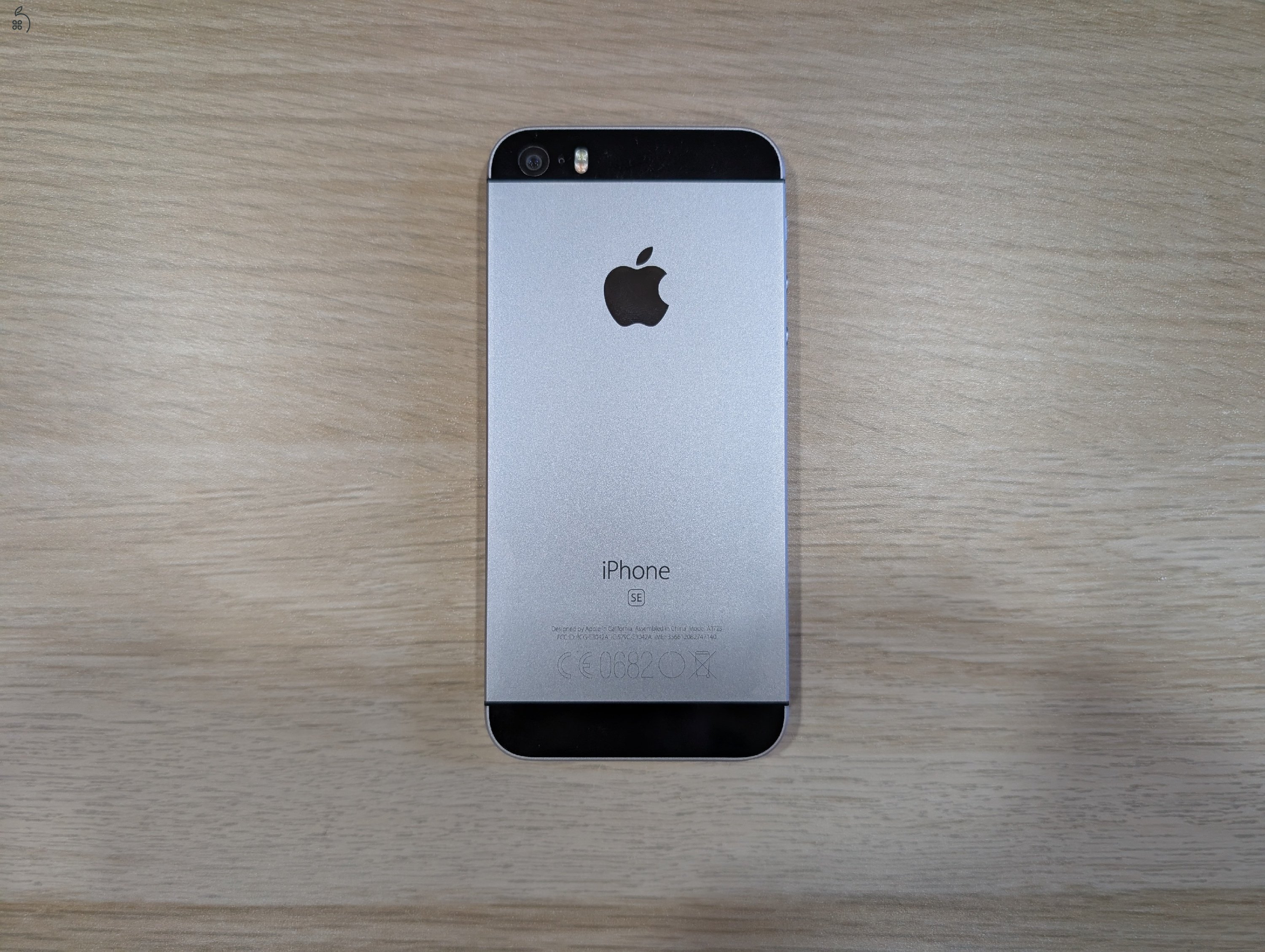 Apple iPhone SE 1. gen (2016) – 32 GB – Space Gray (Asztroszürke)