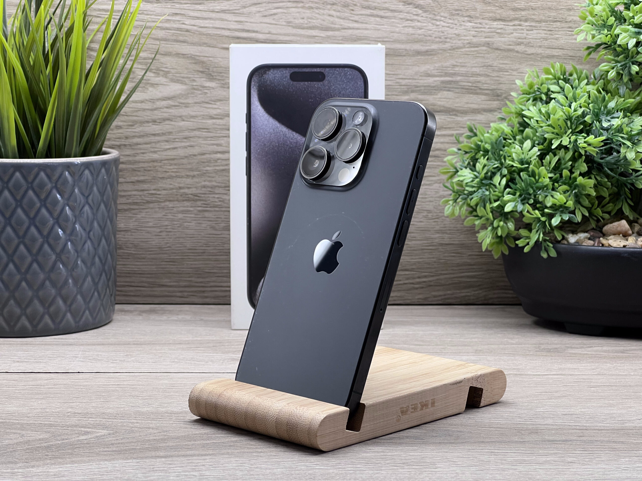 iPhone 15 Pro Black Titanium 256GB 2 ÉV Garanciával Számlával Aksi 100%
