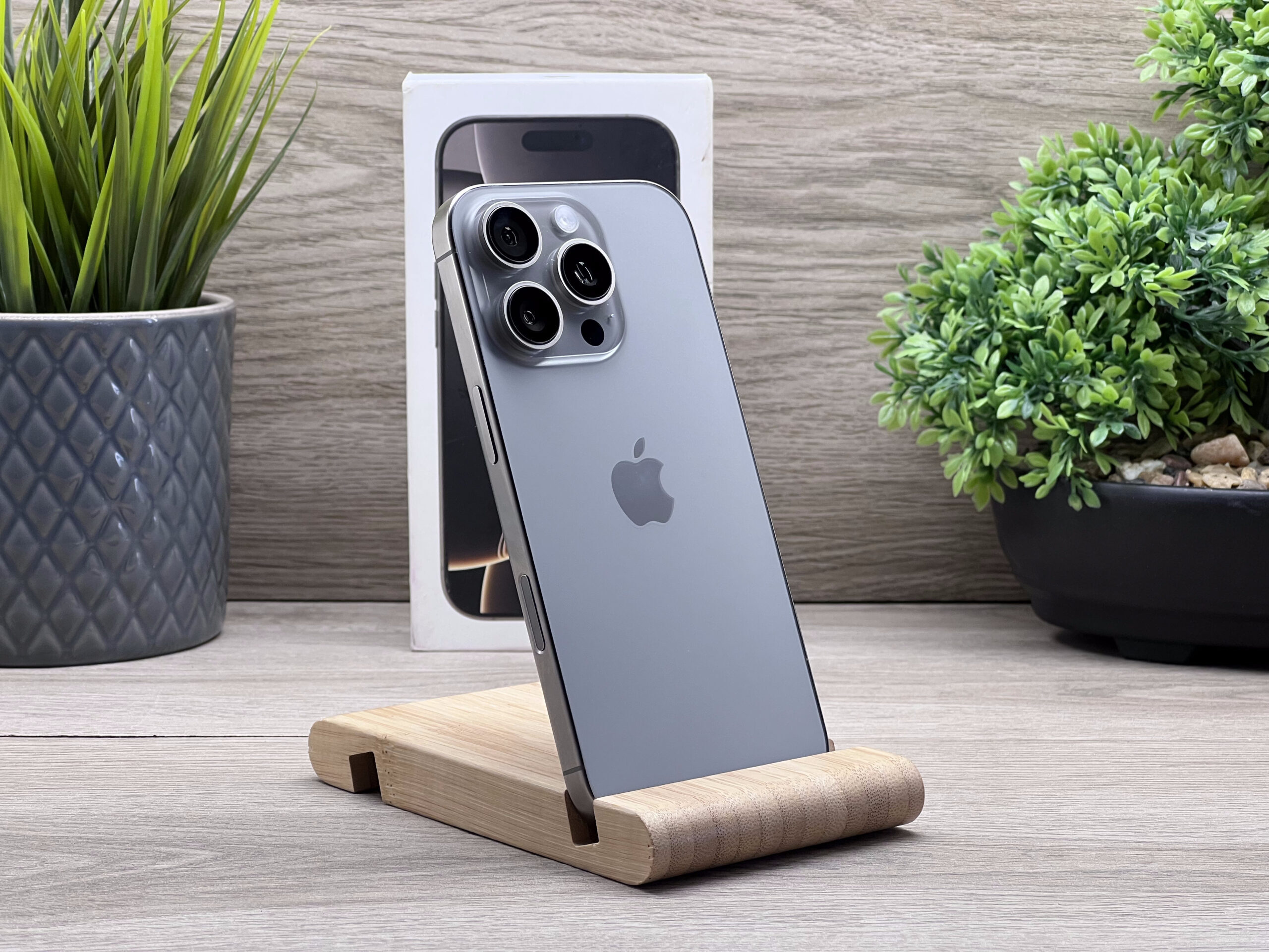 iPhone 16 Pro Natural Titanium 128GB 2 ÉV Garanciával Számlával