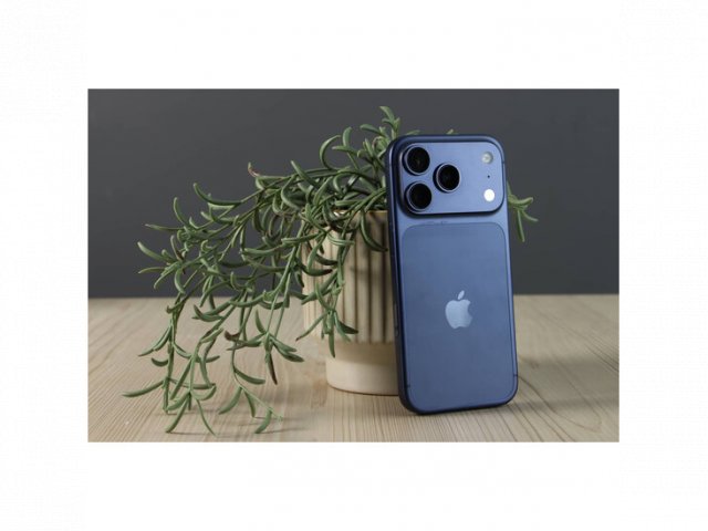 Használt Apple iPhone 17 Pro 256GB kék B US-8819