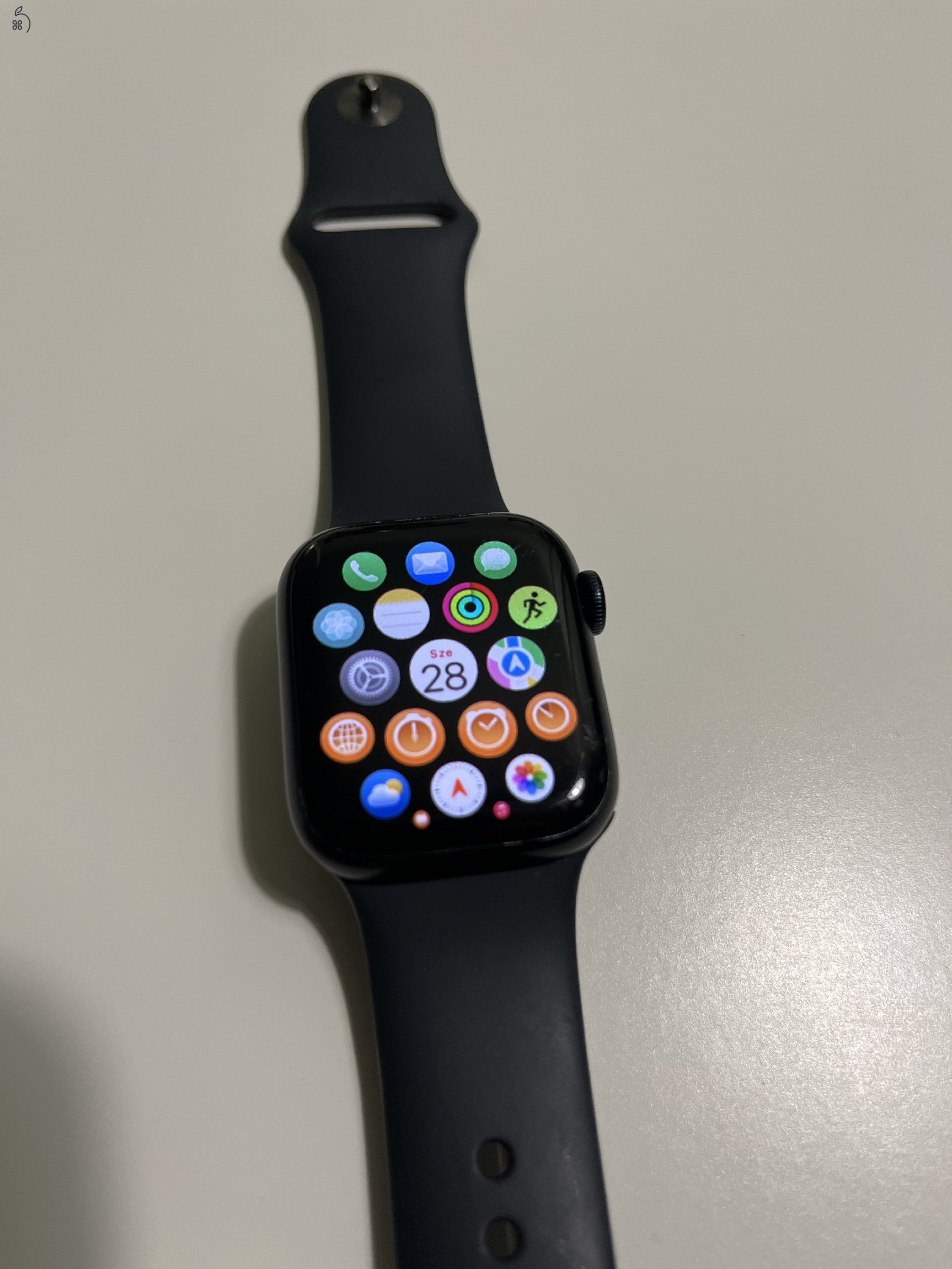 Apple watch series 8