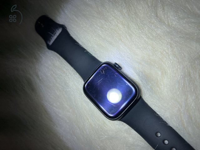 Apple watch series 8