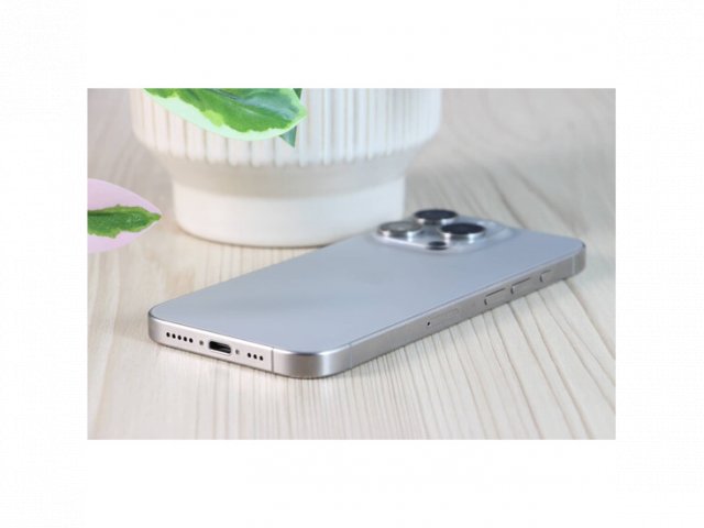 Használt iPhone 15 Pro 128GB Natural Titan B US-8809