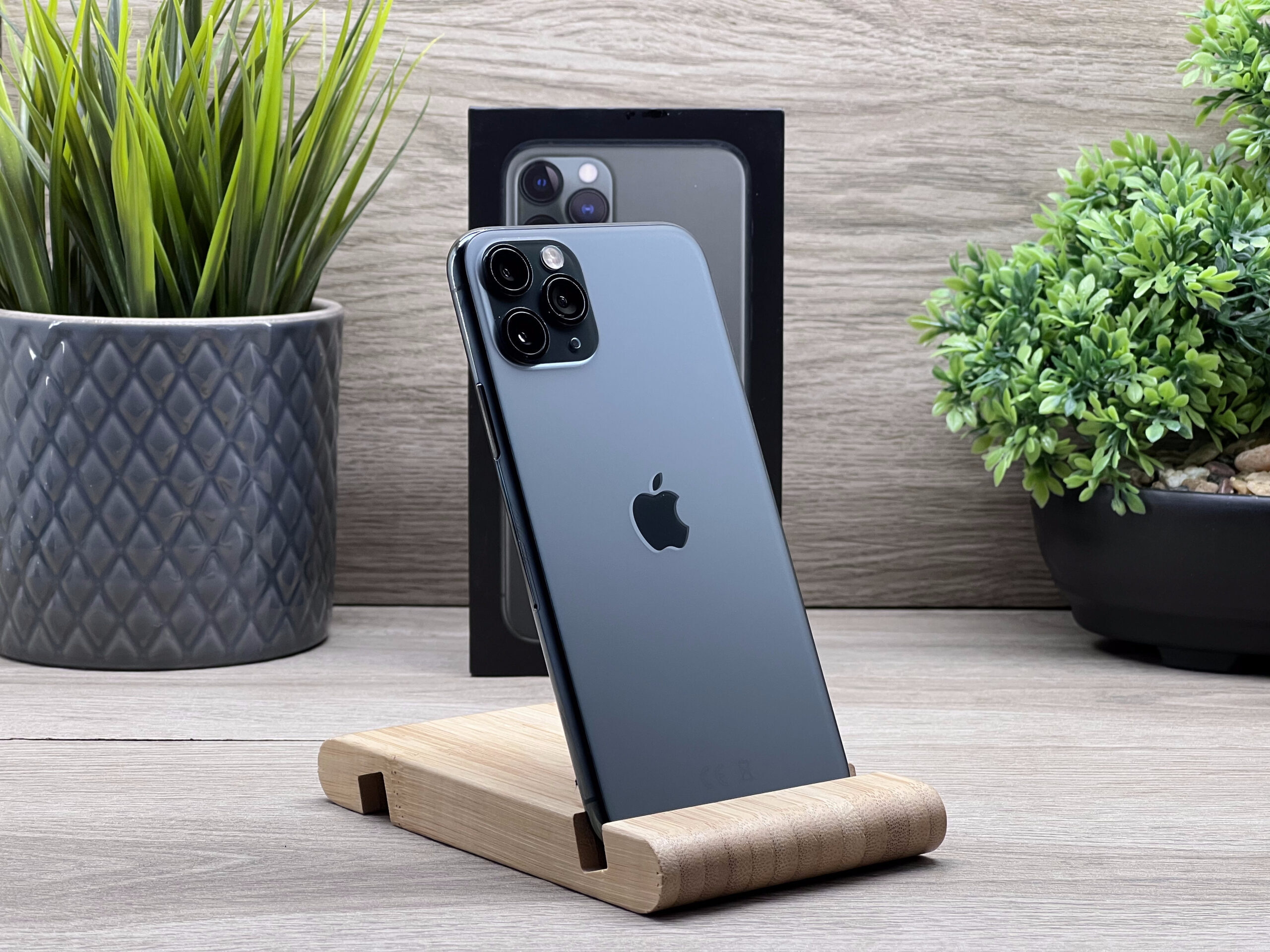 iPhone 11 Pro Midnight Green 64GB 2 ÉV Garanciával Számlával Aksi 100%