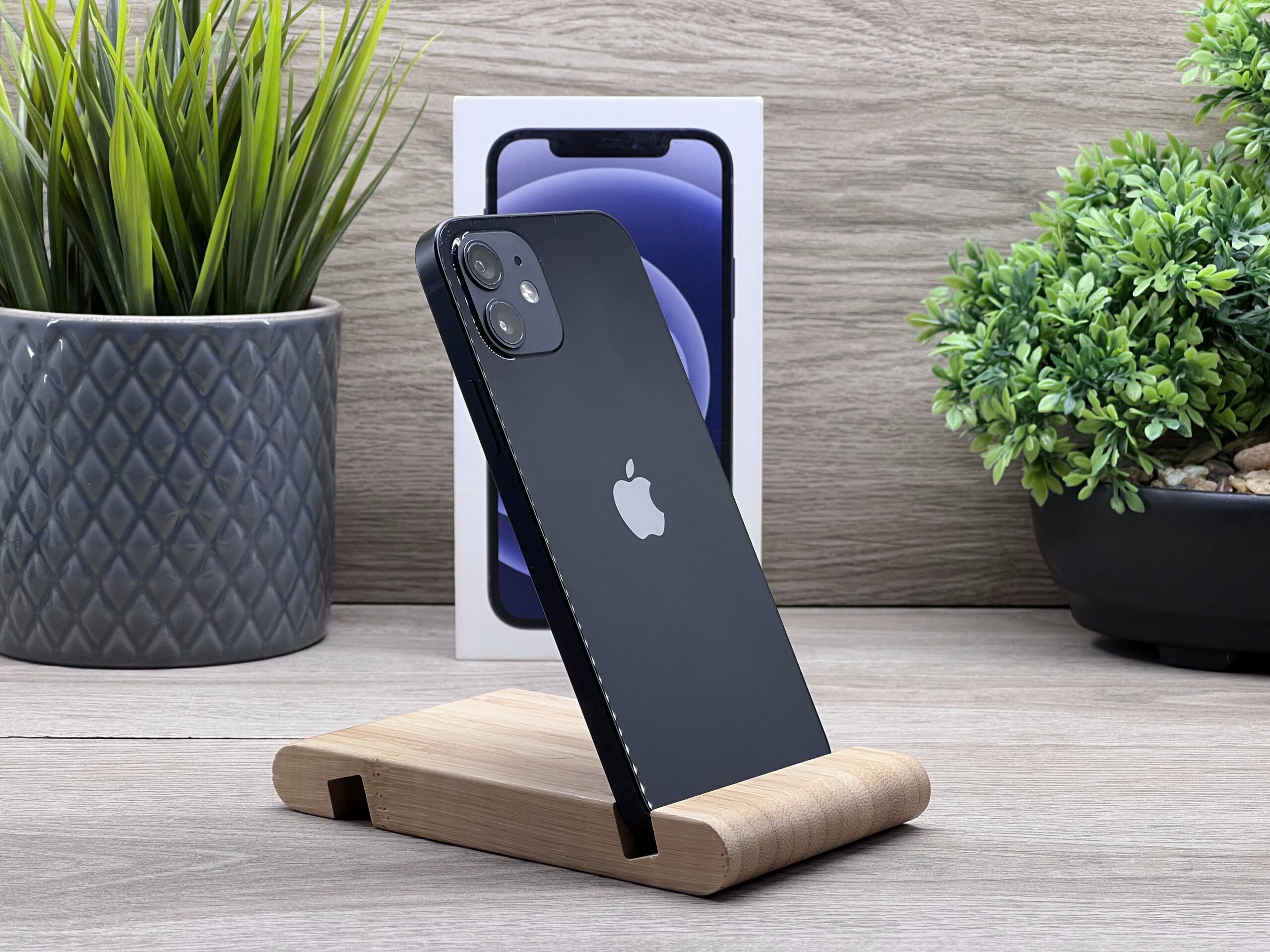 iPhone 12 Black 128GB 2 ÉV Garanciával Számlával Aksi 100%