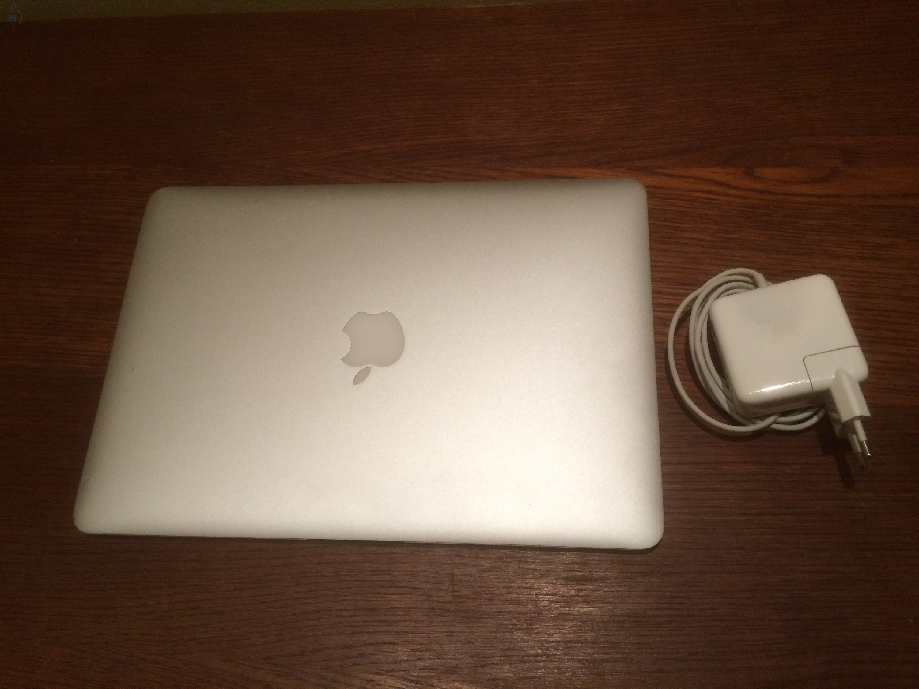 Apple Macbook Air i5