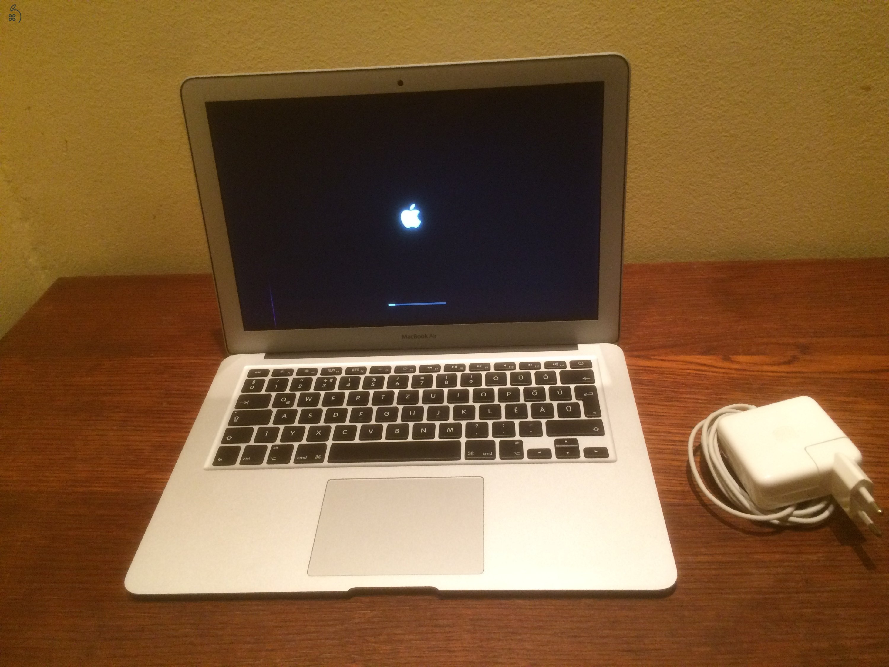Apple Macbook Air i5