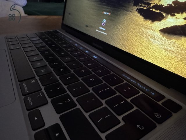 Apple MacBook Pro 13” M1 | 16 GB RAM | 1 TB SSD | Touch Bar - NEM SÉRÜLT!