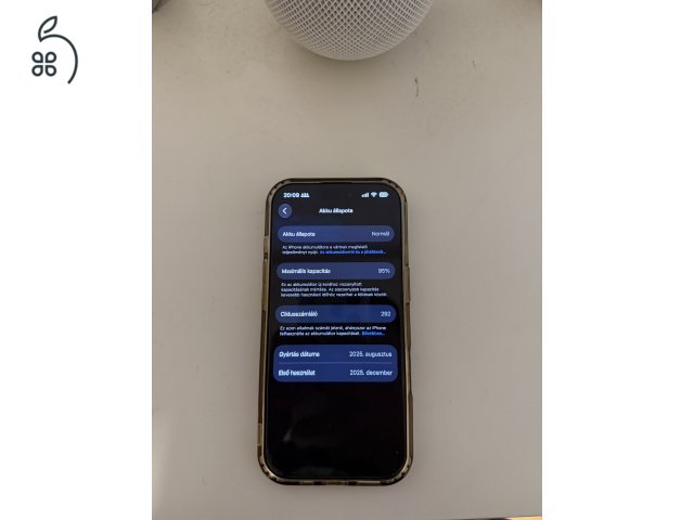 Apple iPhone 17 256GB (Fekete) – Kiváló állapotban, sok tartozékkal