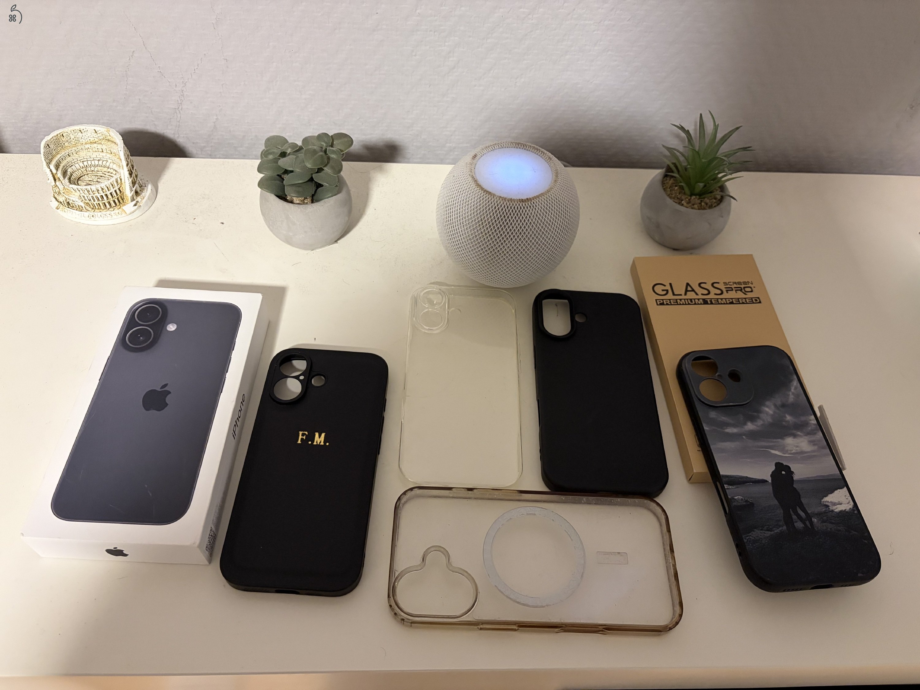 Apple iPhone 17 256GB (Fekete) – Kiváló állapotban, sok tartozékkal