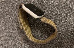 Apple Watch S5 + töltő + 2db óraszíj