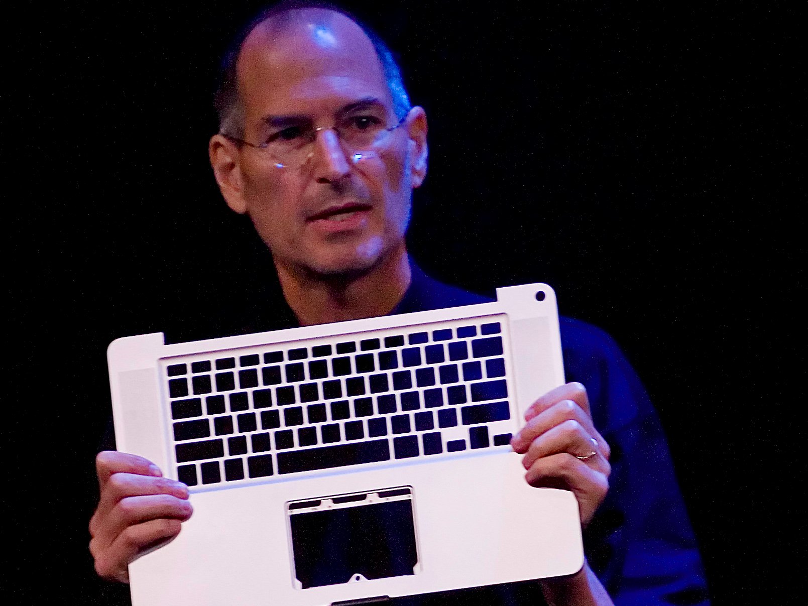 Steve Jobs már 2008-ban bedobta az Apple autó ötletét