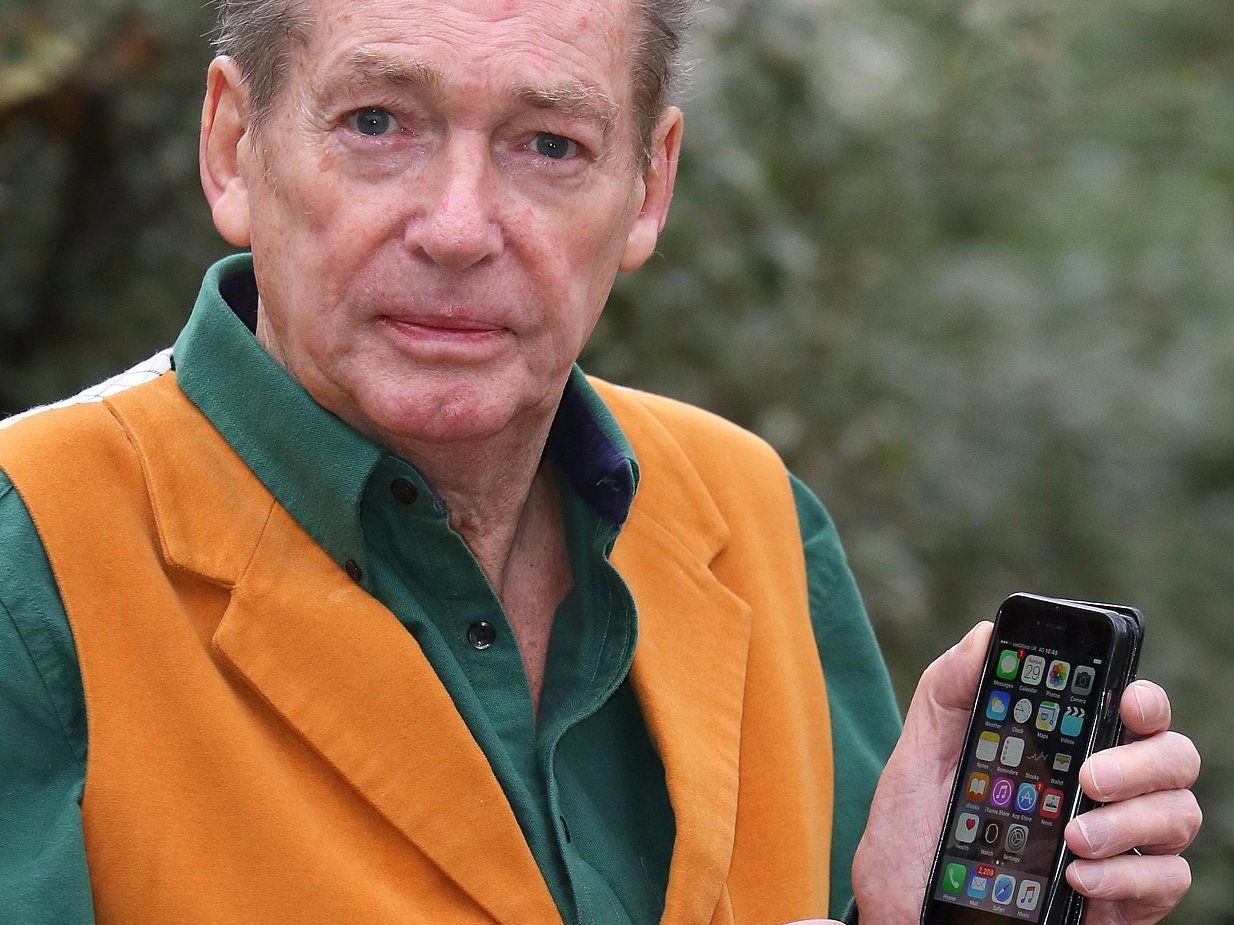Sikerrel járt az Apple-t beperelő brit nyugdíjas