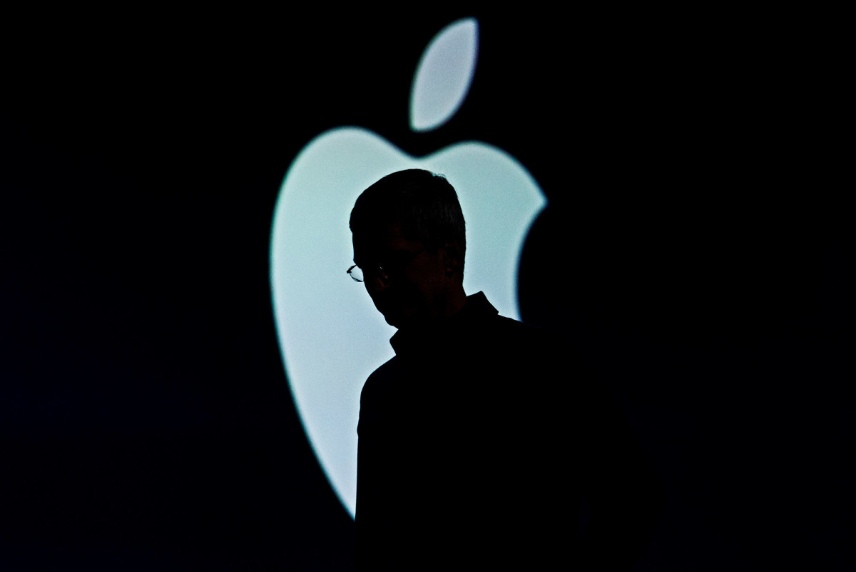Az Apple nem csak ellenáll az FBI nyomásának, de megerősíti a biztonságát