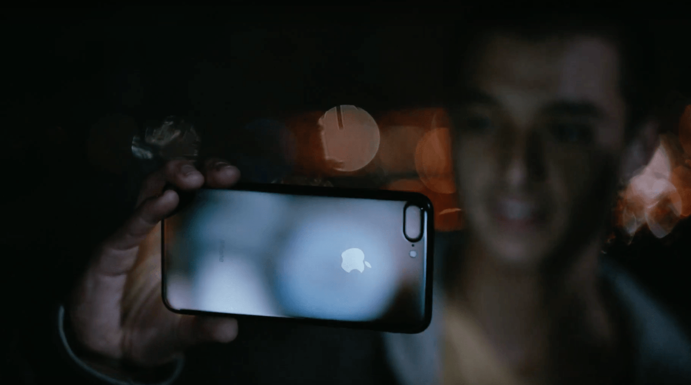 Ez történik éjszaka és viharban az iPhone 7-tel!