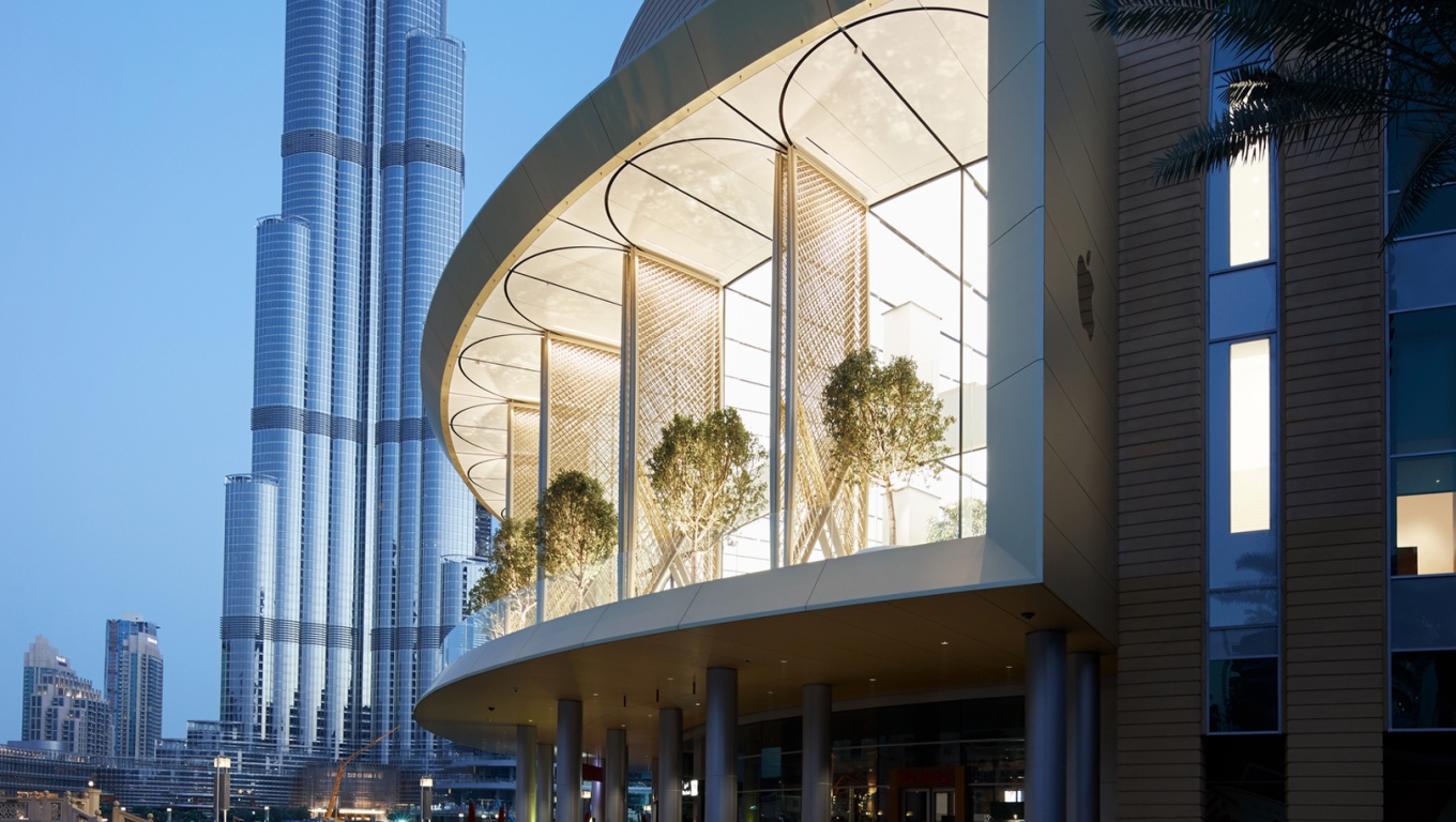 Látnotok kell milyen Apple bolt nyílt ma Dubajban!