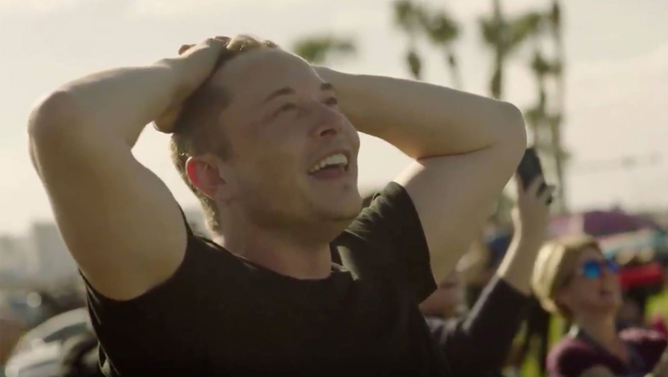 Amit mindannyian hiányoltunk: íme Elon Musk reakciója a Falcon Heavy kilövésekor