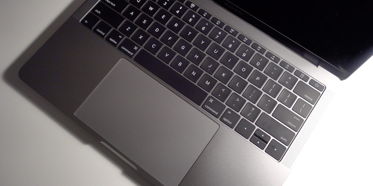 Az Apple beismerte a hibáját: ingyen javítják a MacBook billenytűzeteket