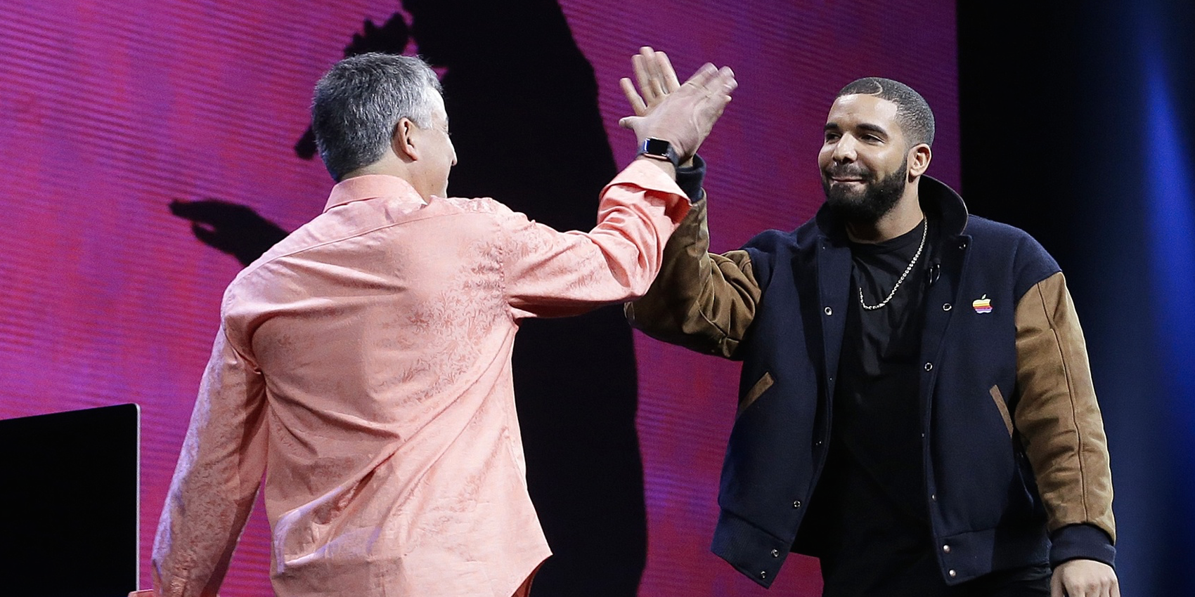 Drake felrobbantotta az Apple Music-ot
