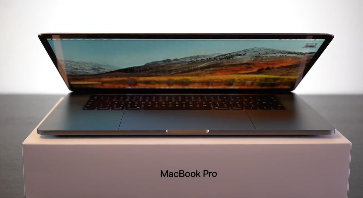 15″ MacBook Pro 2018 teszt [videó]