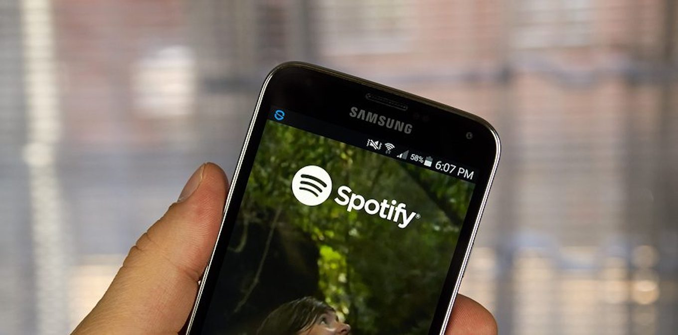 A Samsunggal közösen nyomná le az Apple Musicot a Spotify