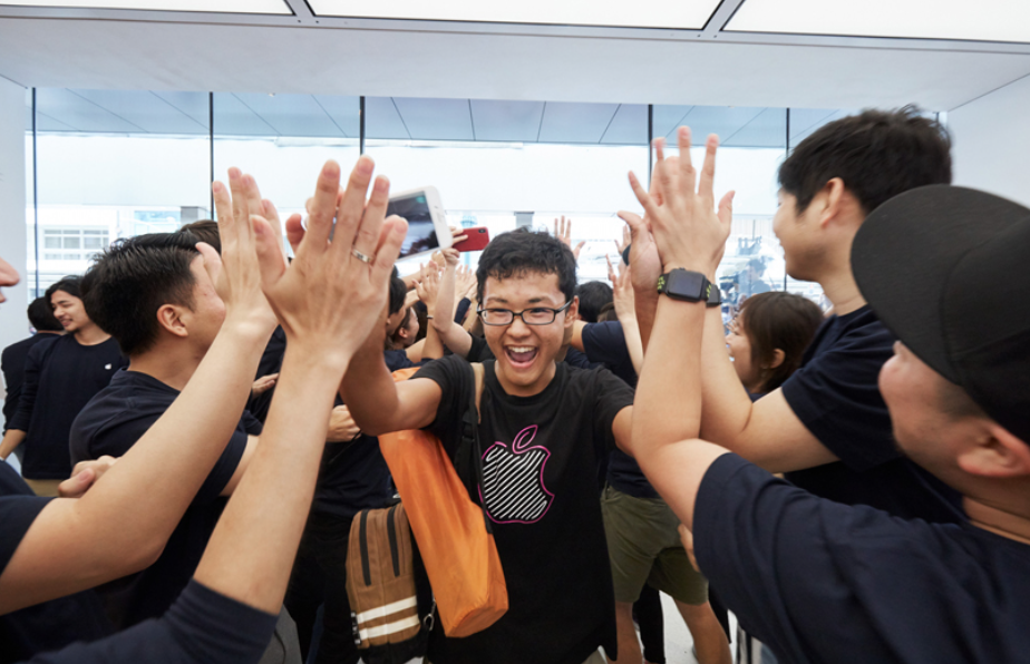 A legújabb Apple Store megnyitója képekben