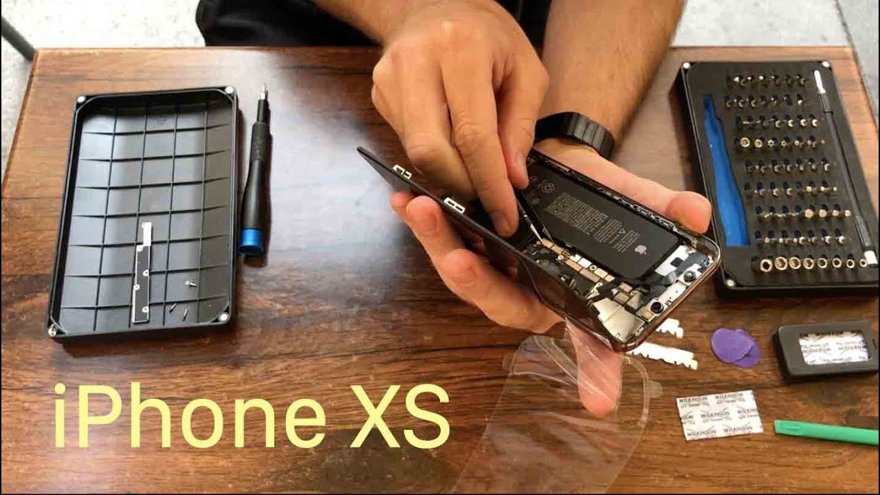 iPhone XS szétszerelés az Apple Store előtt! [videó]