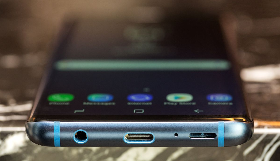Az Apple után a Samsung is kinyírja a jack dugaljt