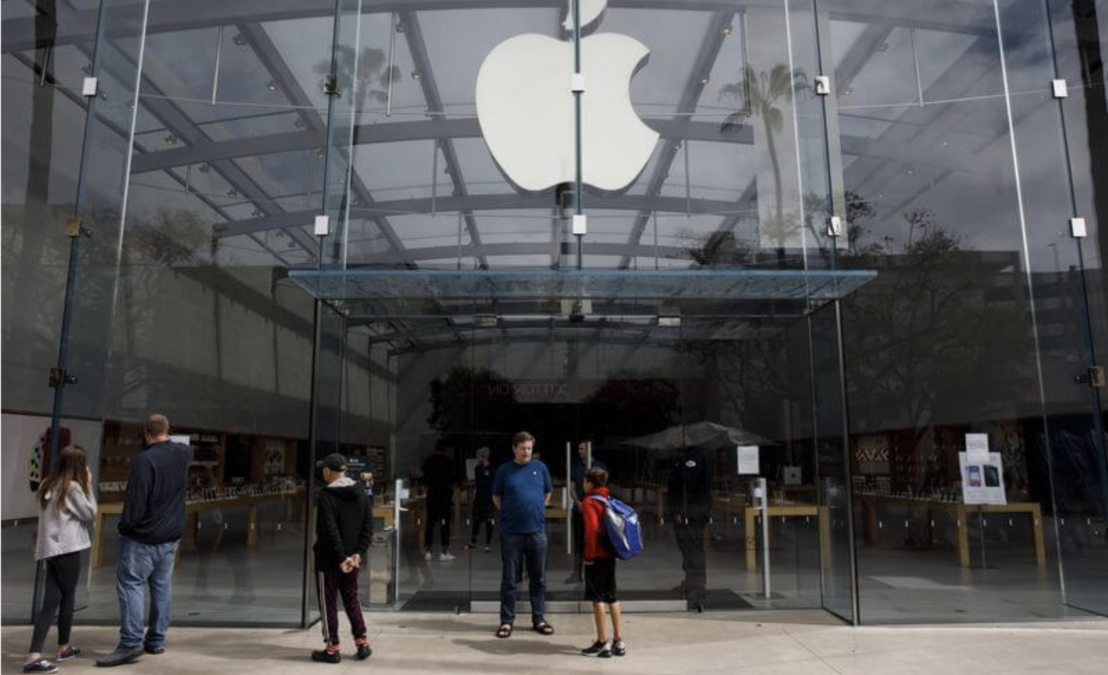 Egyre több Apple Store zár be a koronavírus miatt