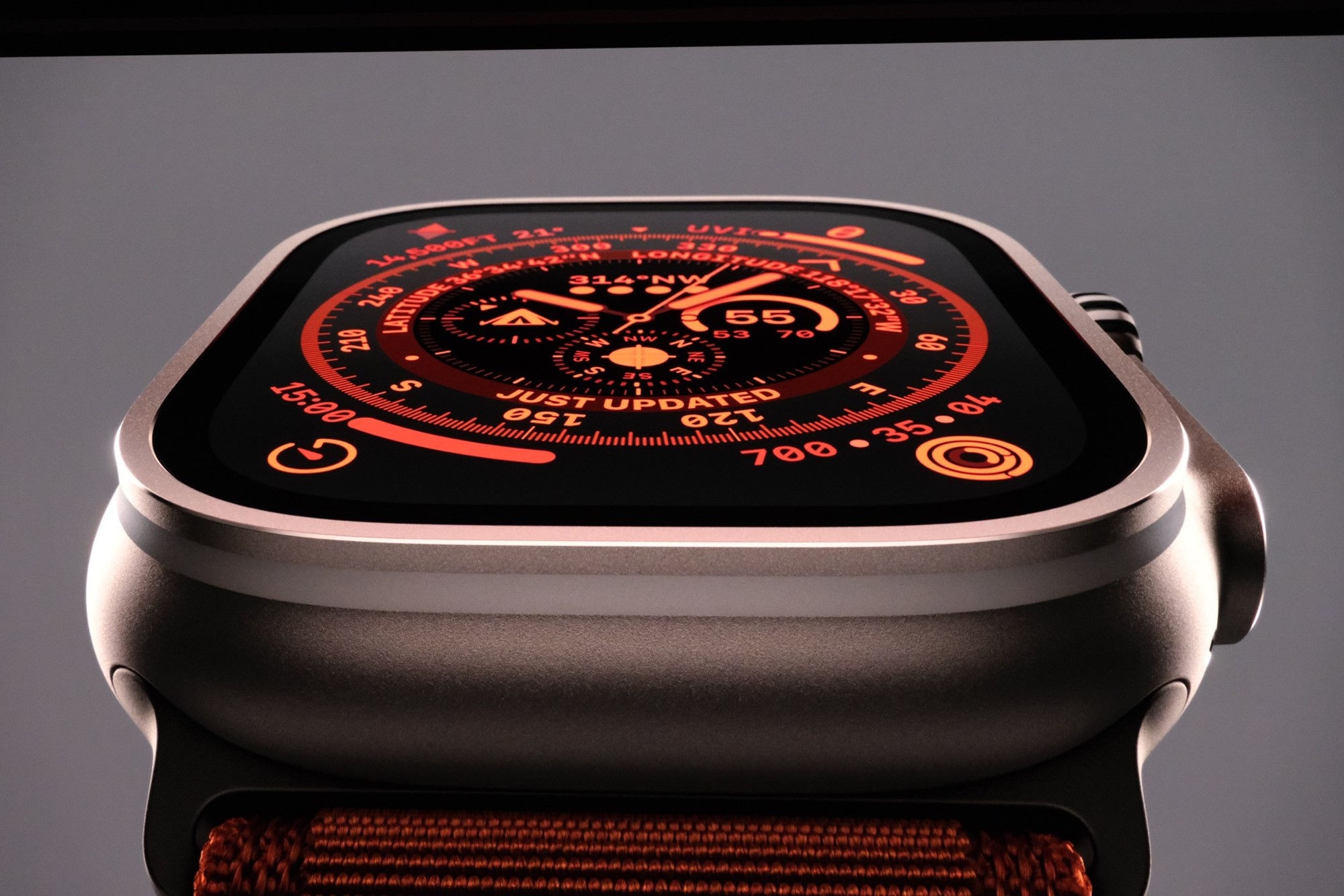 Itt az Apple Watch Ultra!